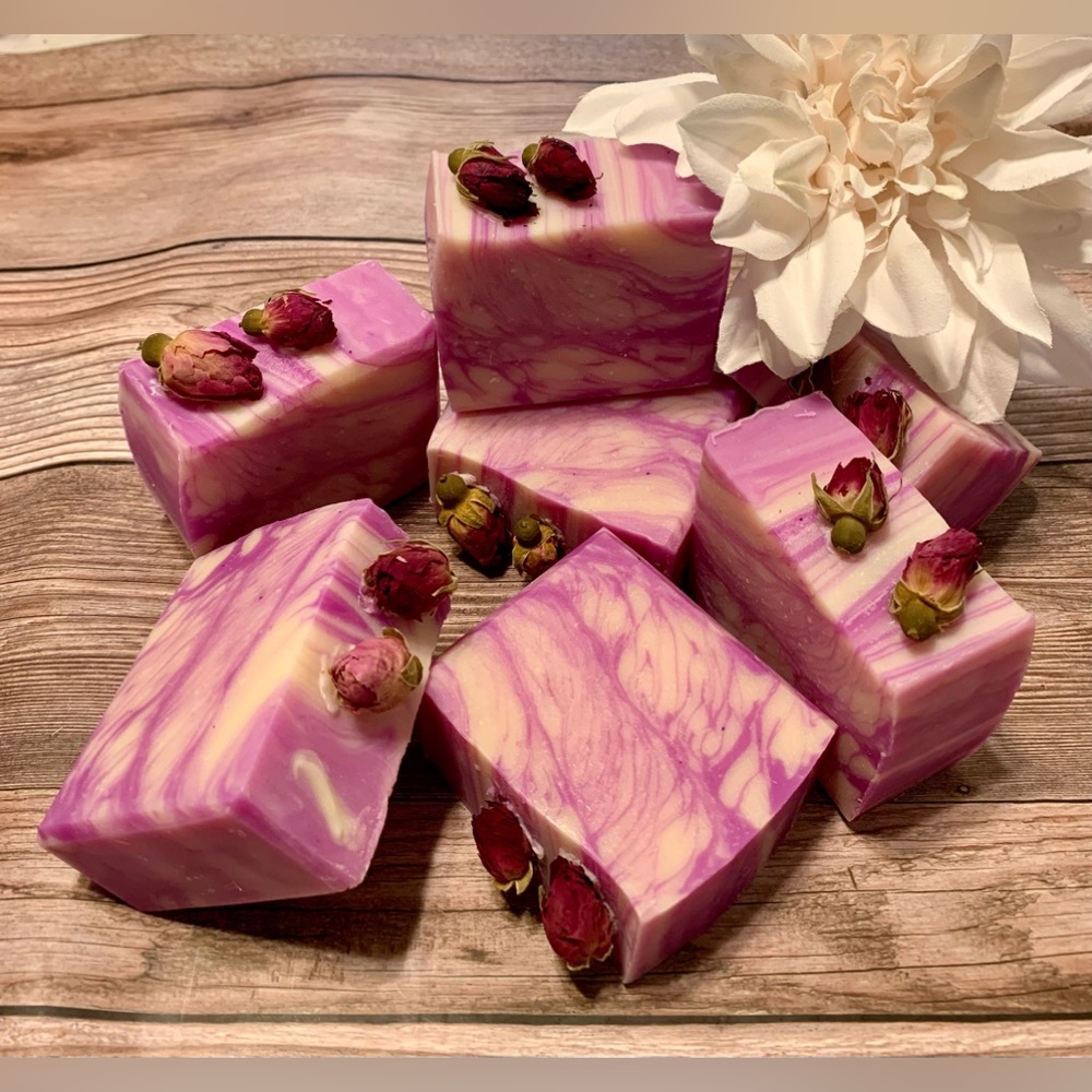 Hand Crafted Artisan Soap with Dried Rose Buds - Picture 1 of 6